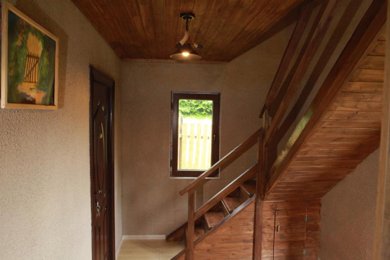 Cottage Woodside メスティア エクステリア 写真