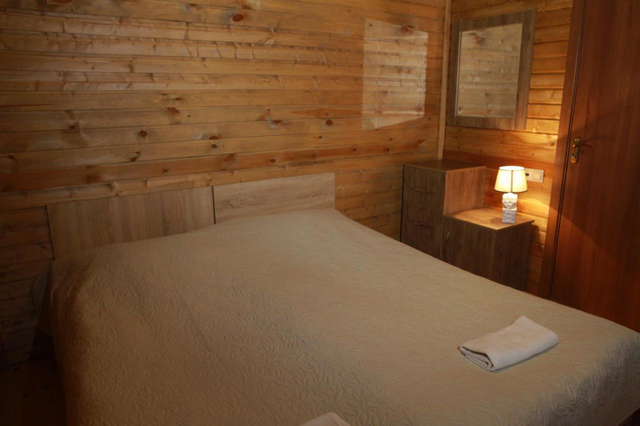 Cottage Woodside メスティア エクステリア 写真